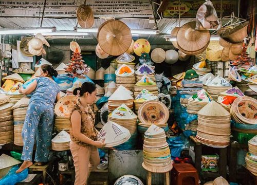 Dong Ba Market