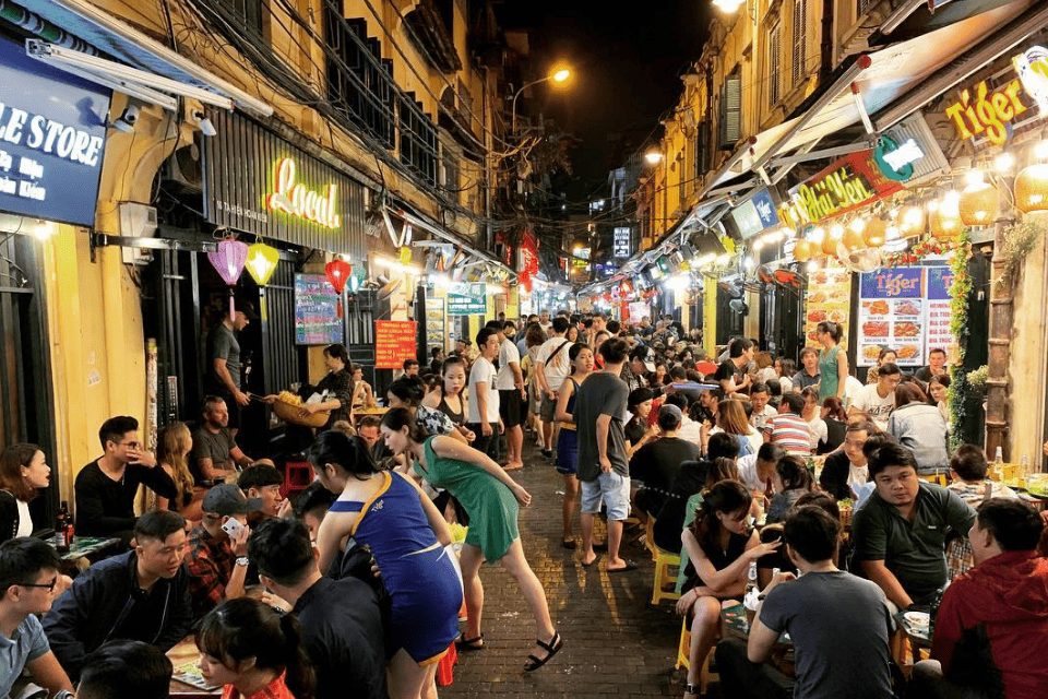 night market hanoi