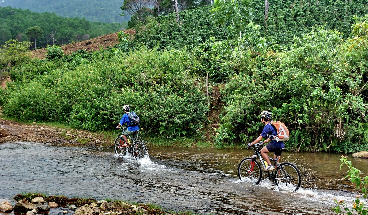 vietnam cycling tours