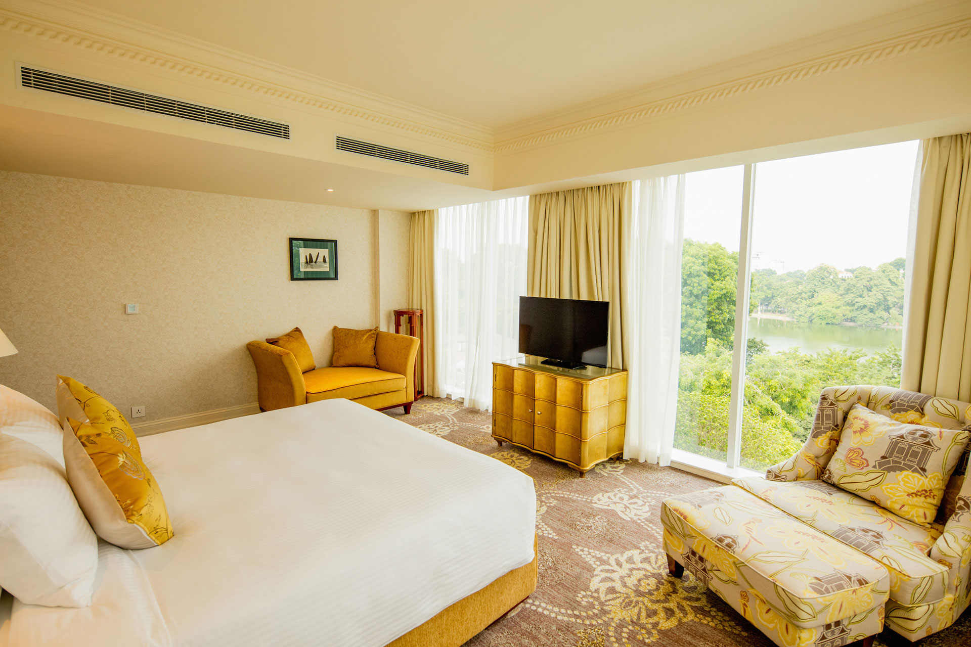Apricot Hotel sits right on the edge of Hoan Kiem Lake, offering breathtaking views of the shimmering waters and Ngoc Son Temple.