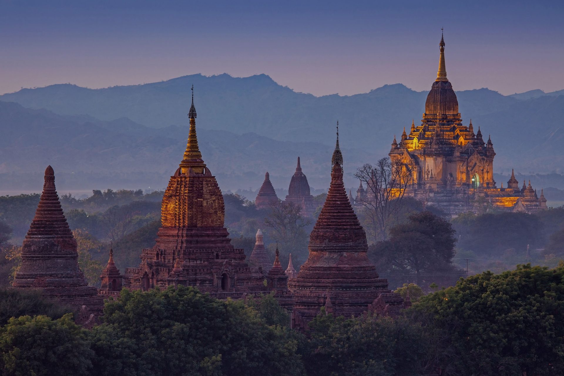 FIT travel Southeast Asia in Bagan - Sunrise over 2,000 ancient temples stretching across Myanmar’s plains