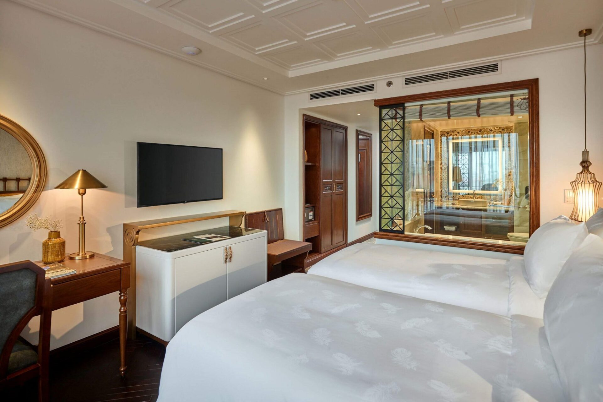 Premier Connecting Room - Premier Connecting Room is perfect for families, this option connects two Premier Deluxe rooms, creating a combined space of 56 sqm.