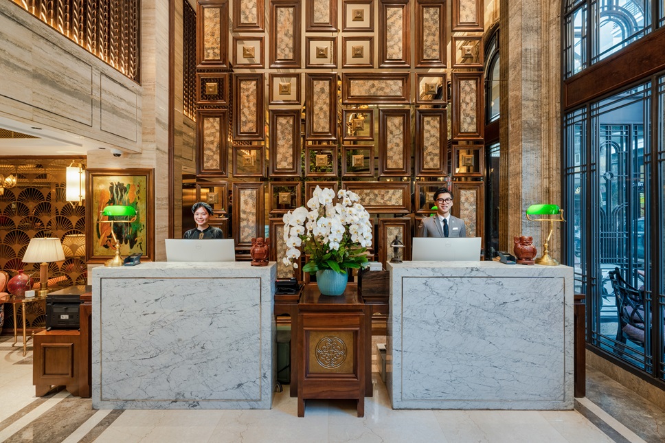 Centrally located, the Peridot Grand Luxury Hotel gives guests direct access to the heart of Hanoi.