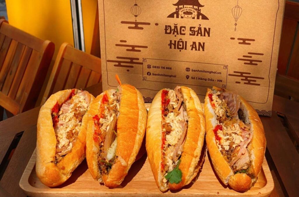 Vietnam night market must-try - Crunchy Hội An-style bánh mì