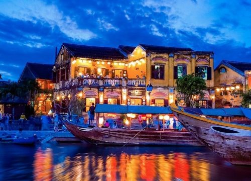 Vietnam’s Night Markets: Food, Fun, and Culture