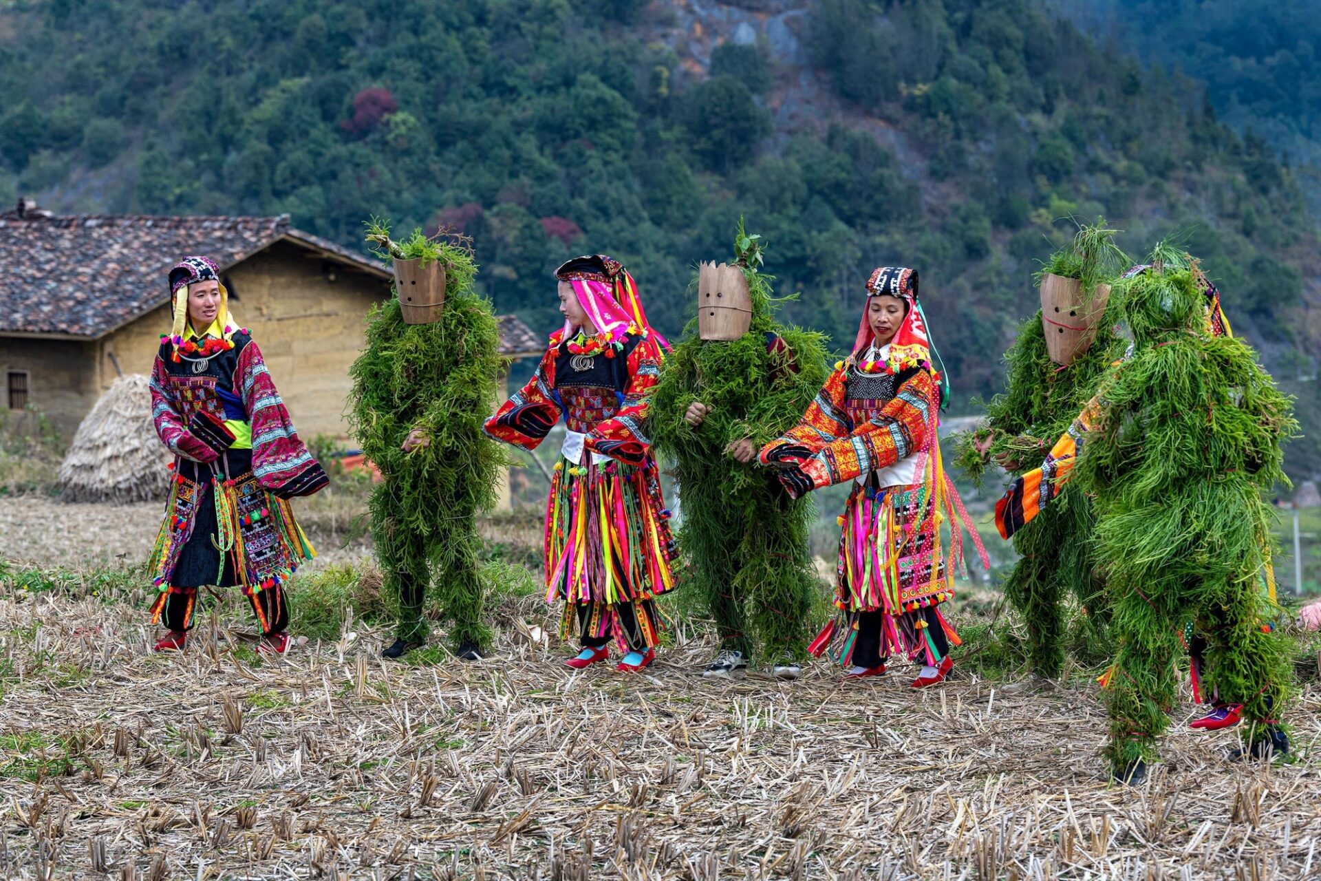 Lolo ethnic woman, cultural stop between Ha Giang and Sapa