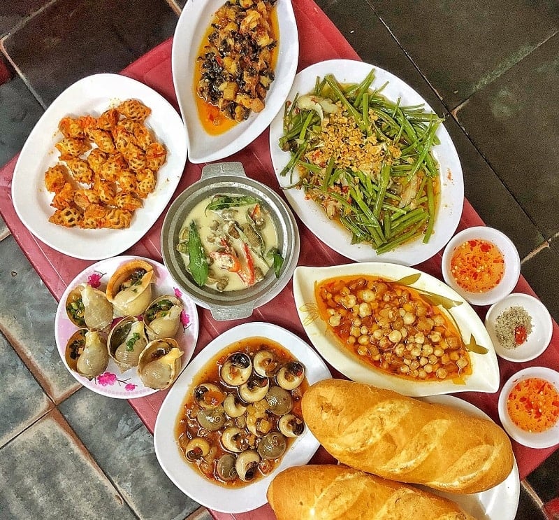 Hanoi to Saigon snail dishes: Vietnamese street food snails