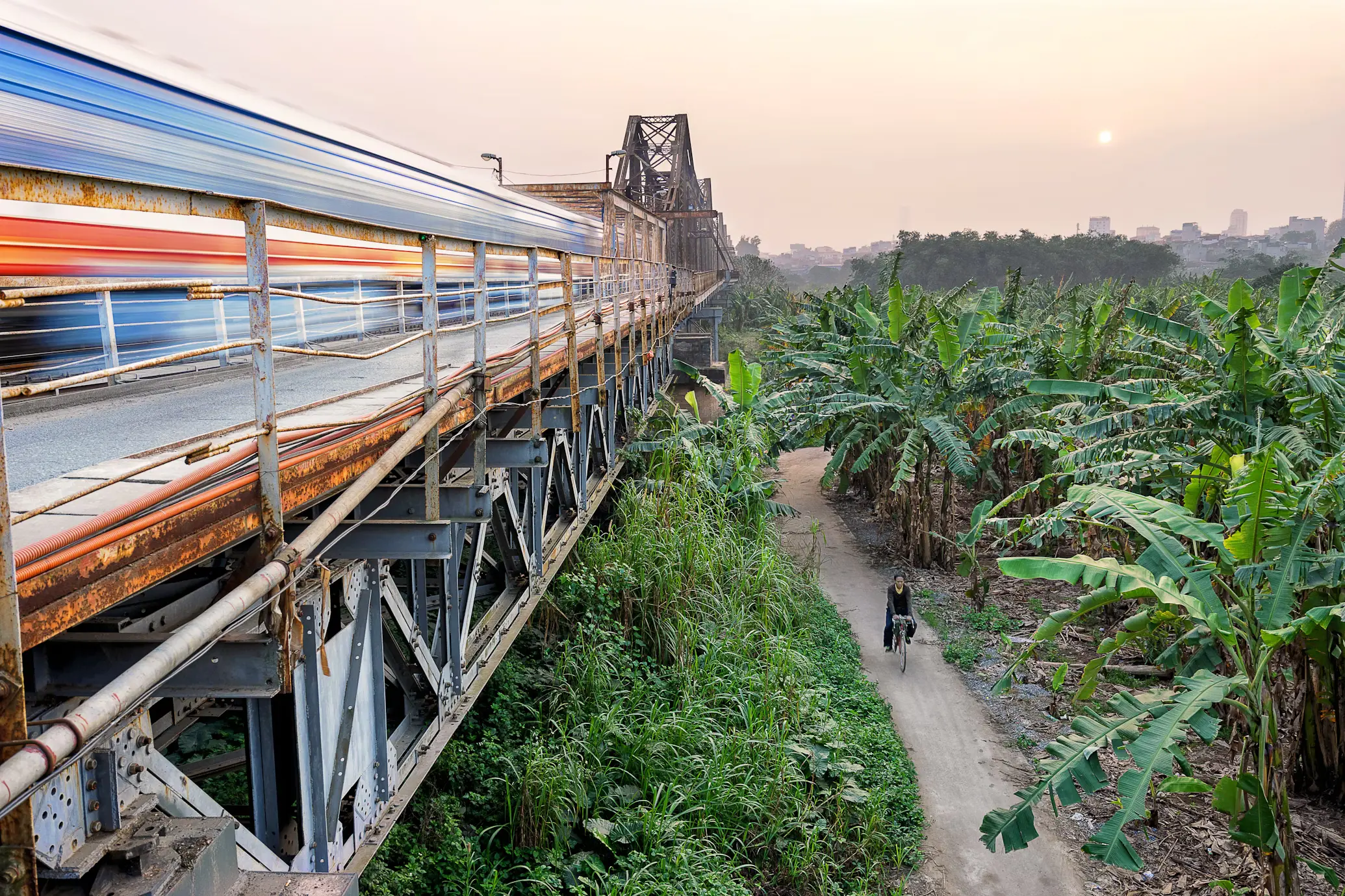 Scenic train ride in Vietnam brings fresh emotions