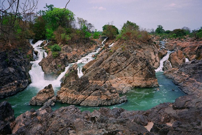 Si Phan Don is known for waterfalls and river life