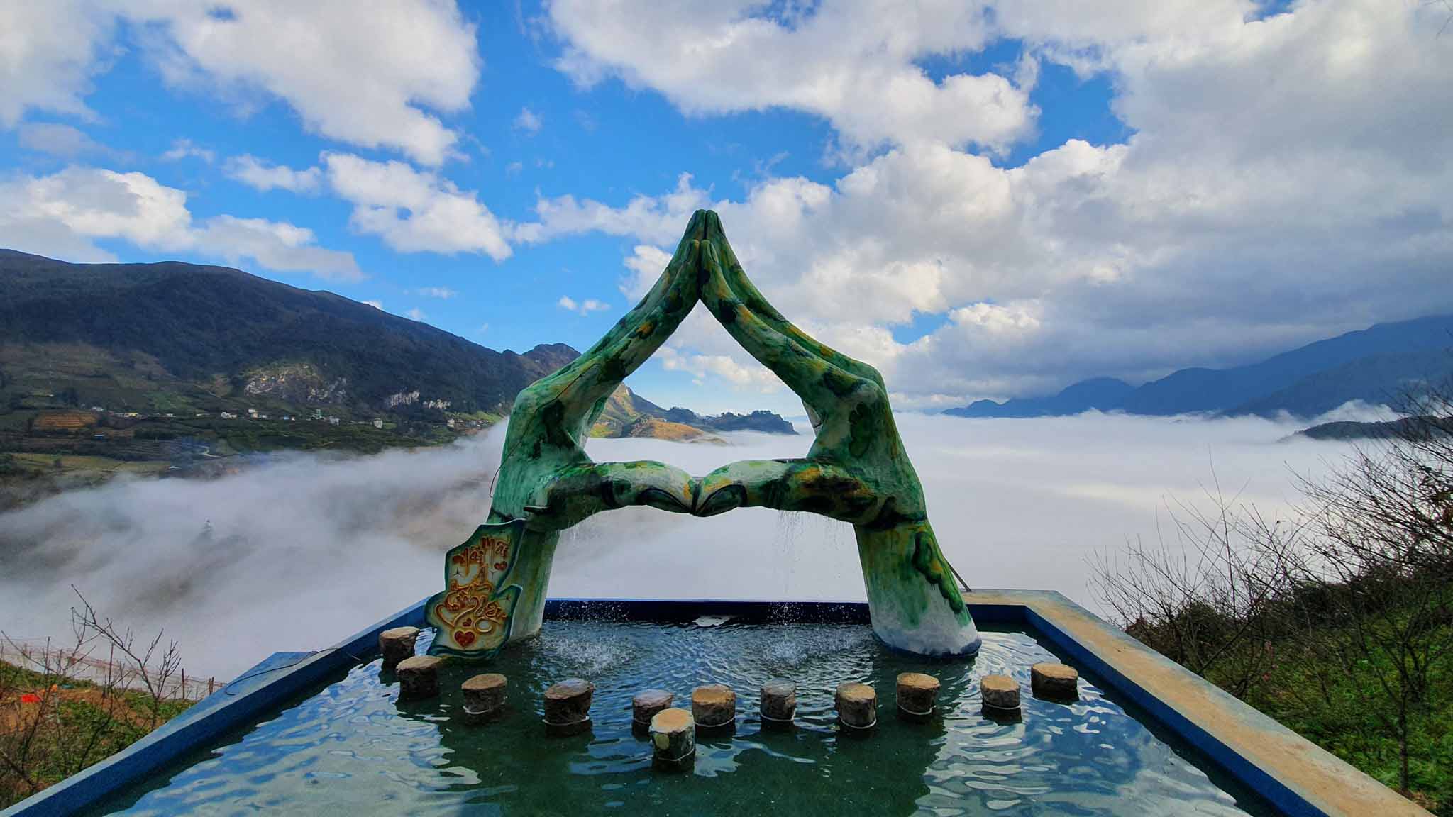 The Sapa Heaven Gate sculpture, a beautiful scene often seen in autumn, one of the best times to visit Vietnam Sapa