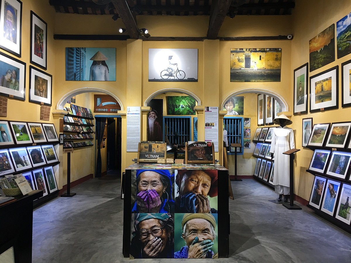 Seeing the Art at the Precious Heritage Art Gallery Museum - One of the best things to do in Hoi An