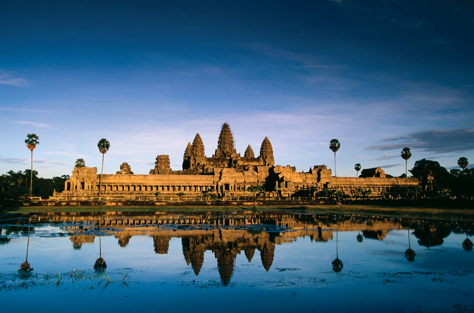 Angkor Wat tours sunrise view over temple