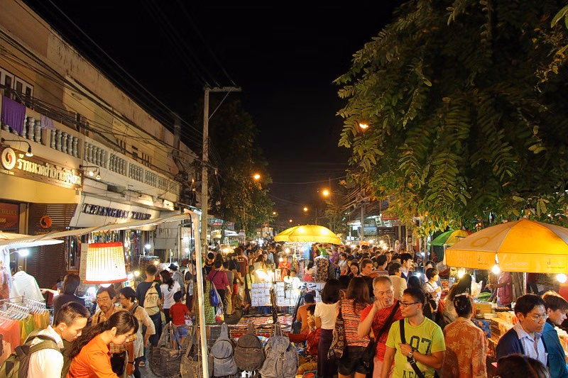 Chang Phuak Gate Night Market - A must-visit place in Chiang Mai night market