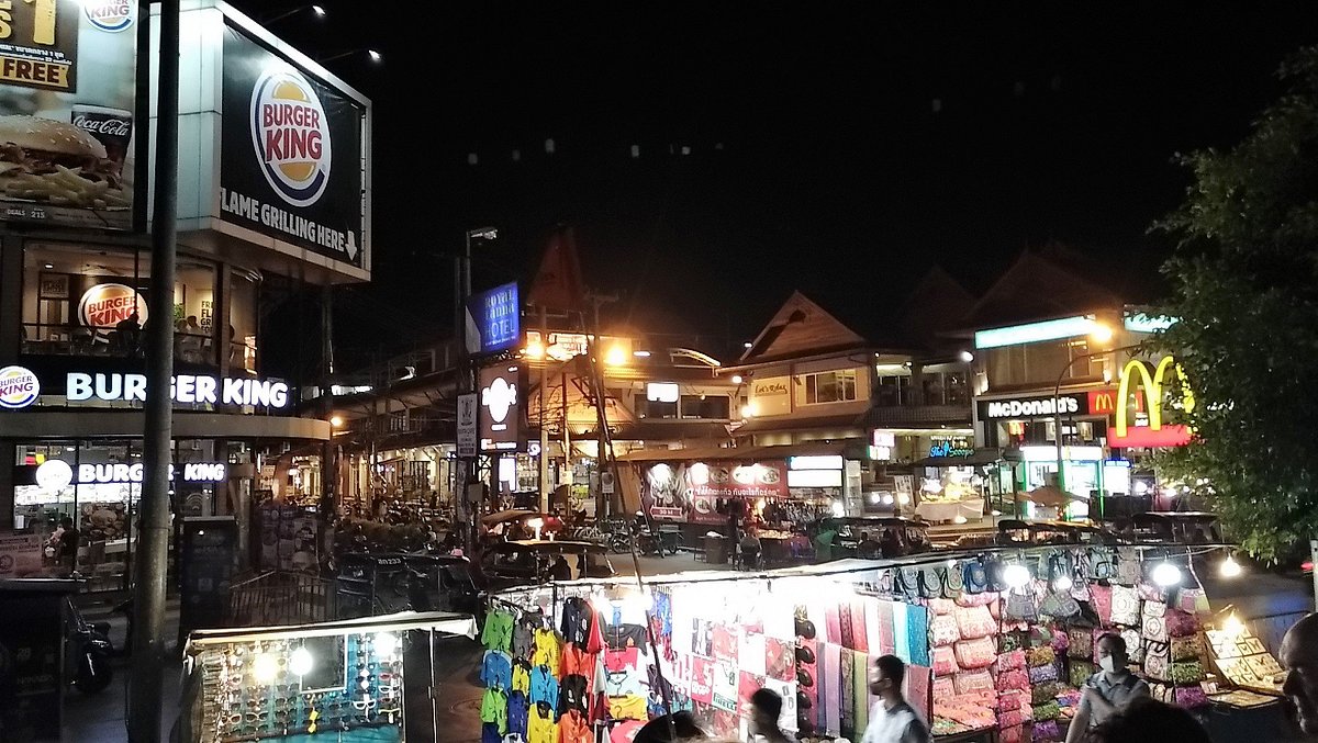 Chiang Mai Gate Market - A must-visit place in Chiang Mai night market