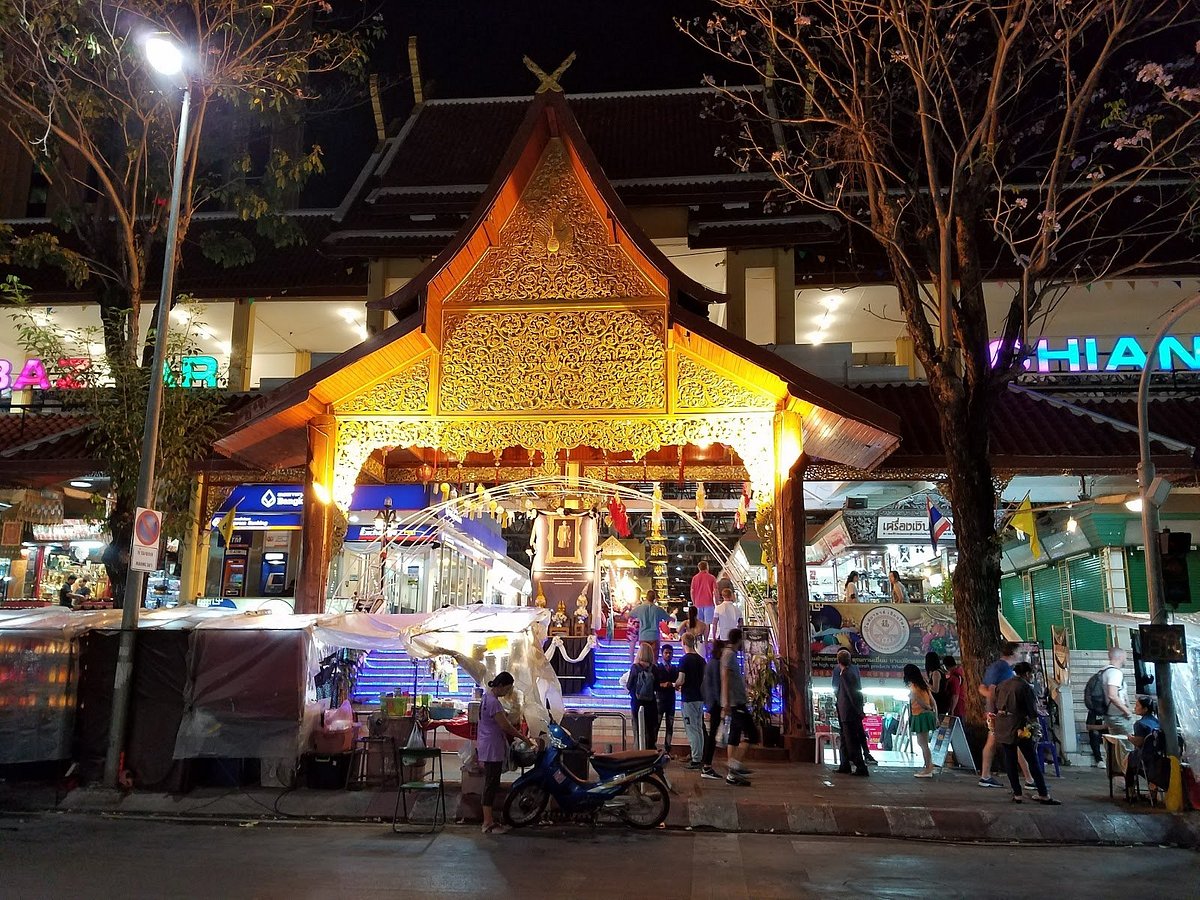 Chiang Mai Night Bazaar - A must-visit place in Chiang Mai night market