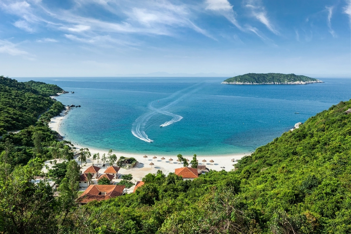 Cu Lao Cham island scenery included in a relaxing Danang tour package beach experience.
