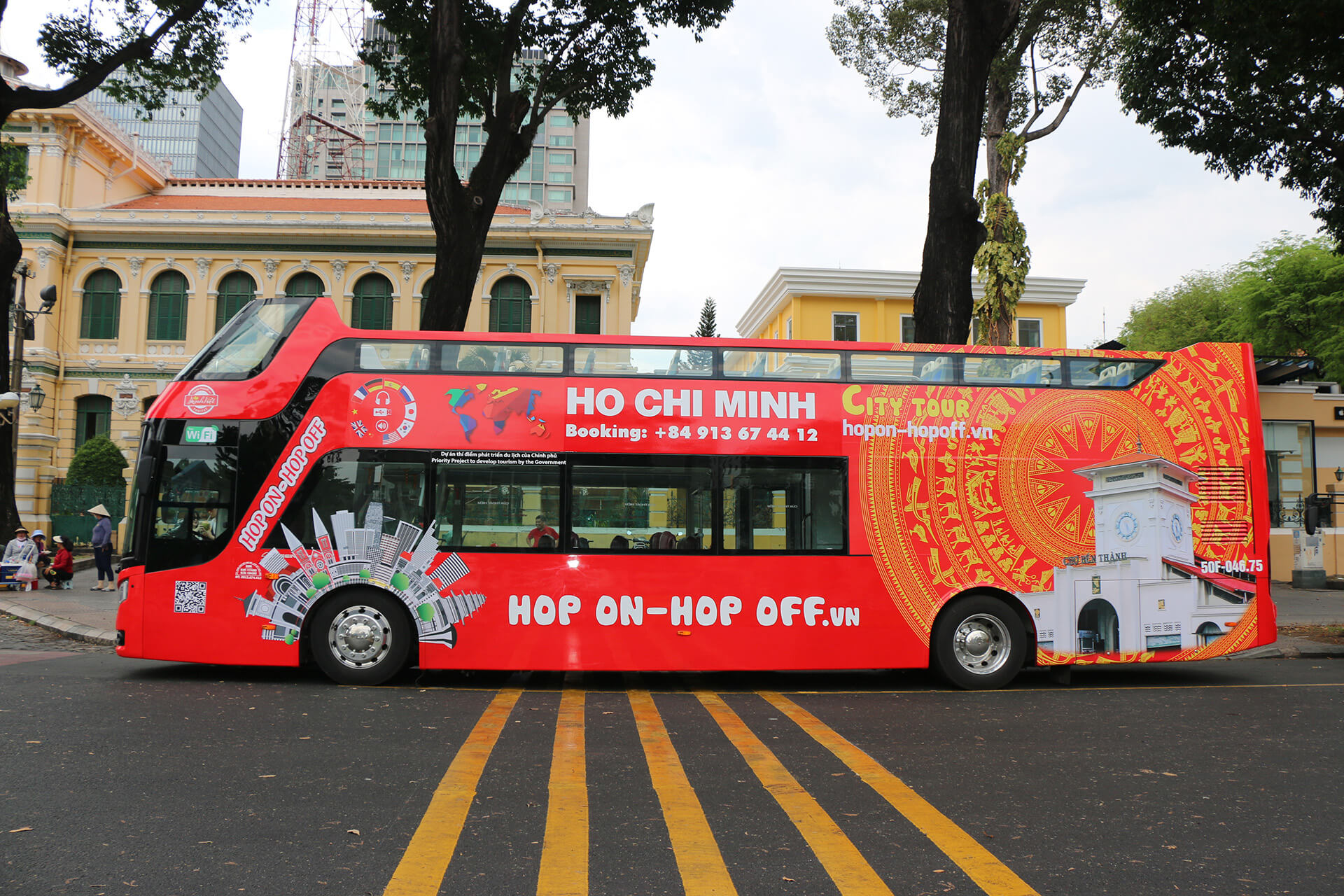 Hop-on hop-off bus offering flexible routes for enjoyable ho chi minh city sightseeing.