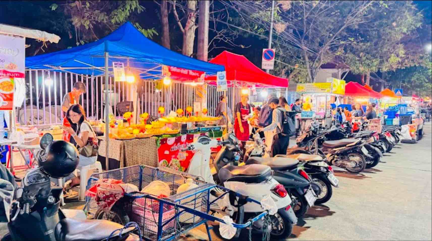 Lang Mor Night Market - A must-visit place in Chiang Mai night market