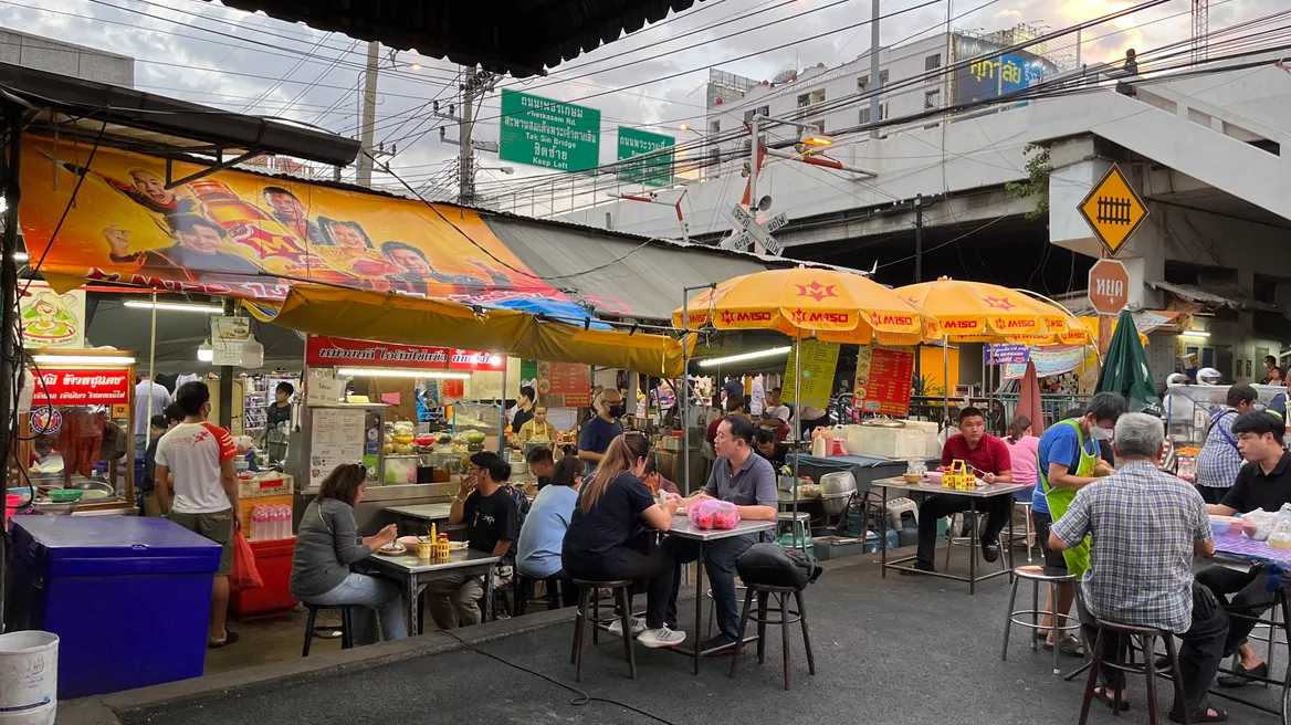 Talat Phlu - A famous food court for Bangkok food tour