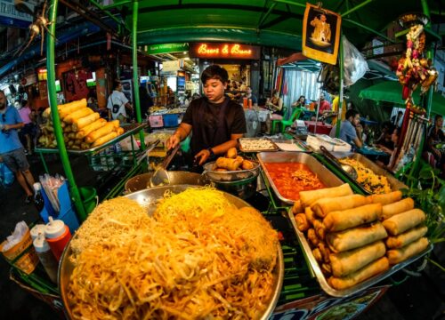 Bangkok Food Tour – A Guide to the Top 10 Most Renowned Food Courts