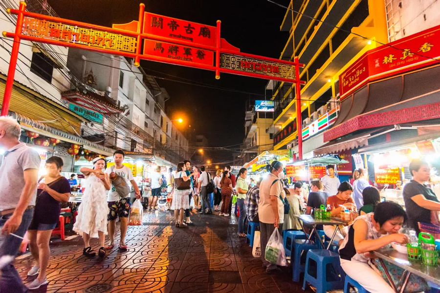 Chinatown - A famous food court for Bangkok food tour