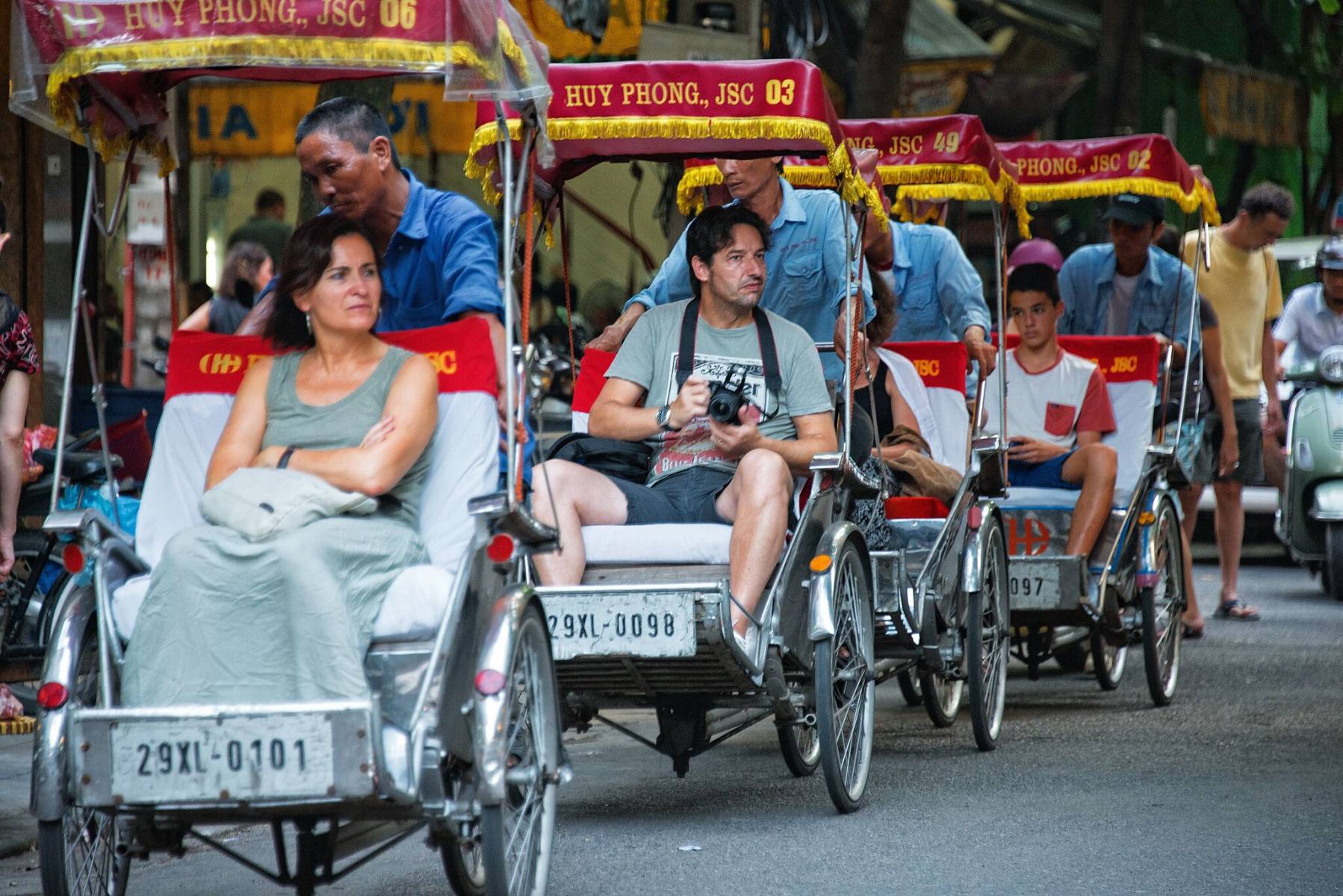 Amazing Sightseeing Cyclo Tour Hanoi : One Hour