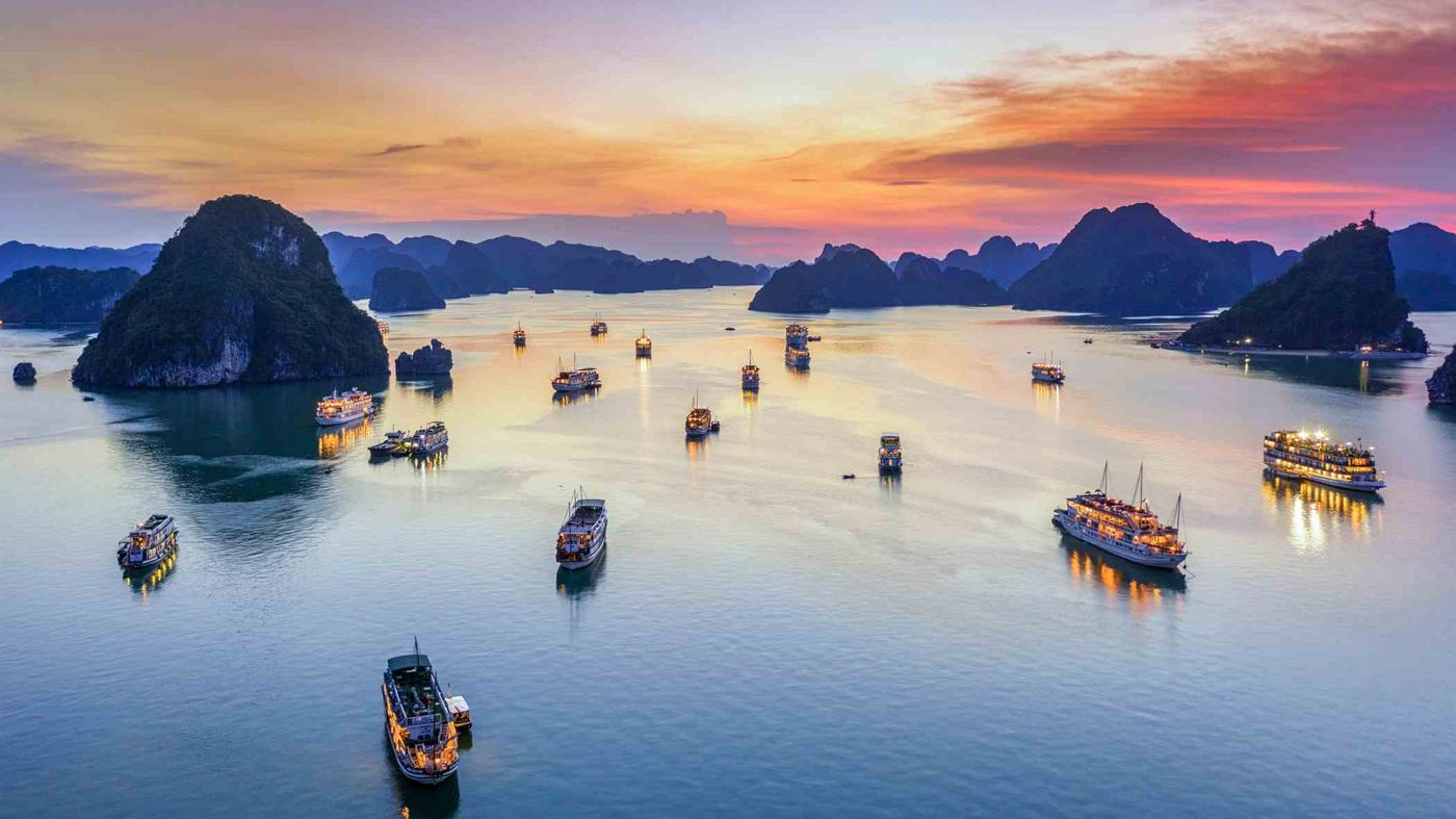 Hanoi - Halong Bay Classical Trip in Ha Long Bay Tours