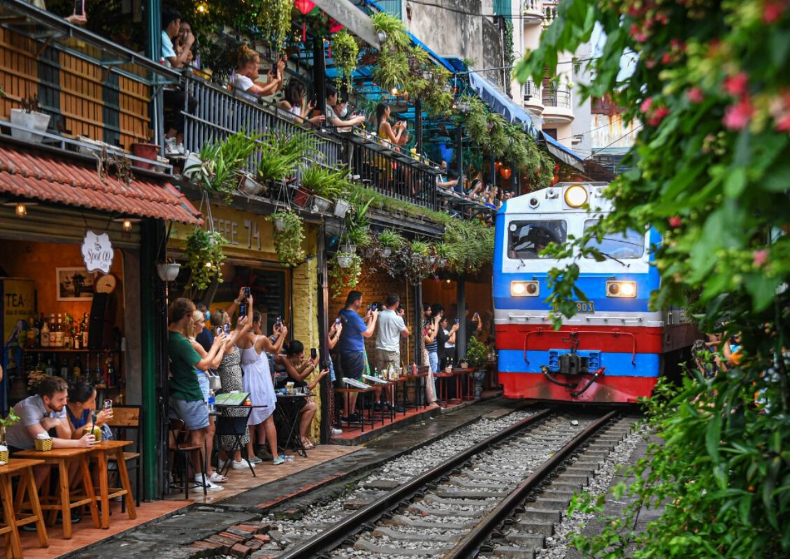Identifying the Optimal Period for Hanoi Day Tours