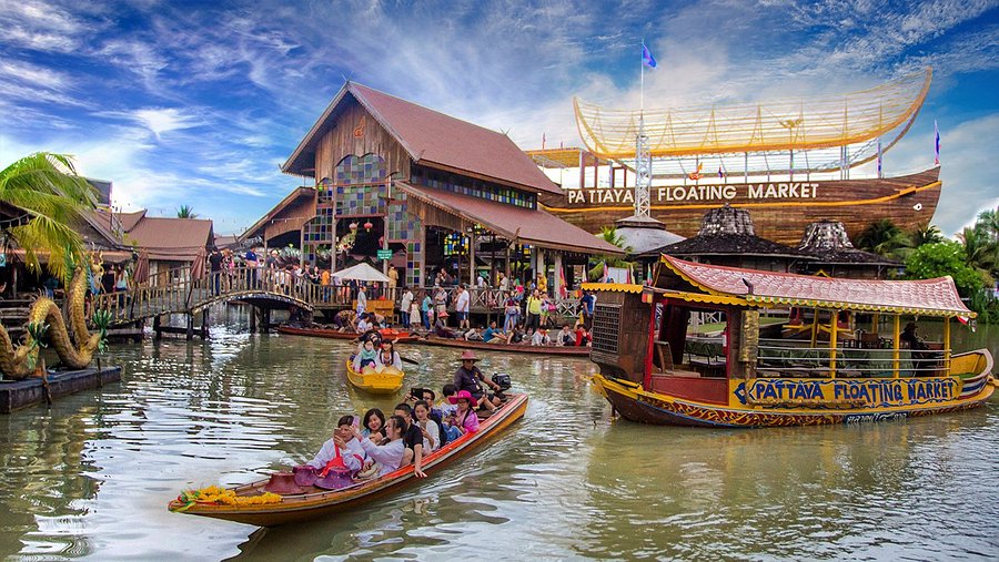 Pattaya Floating Market - A floating market in Bangkok