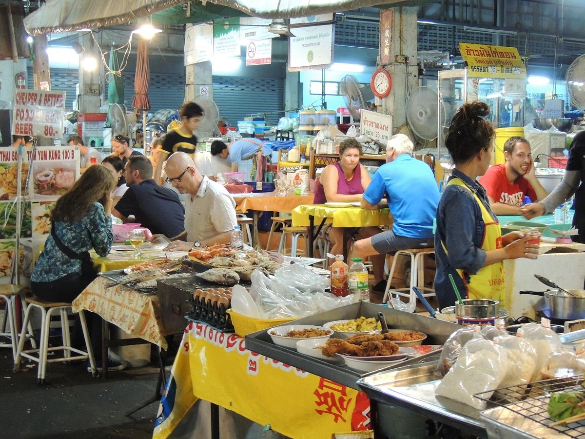 Soi 38 Sukhumvit Food Street - A famous food court for Bangkok food tour