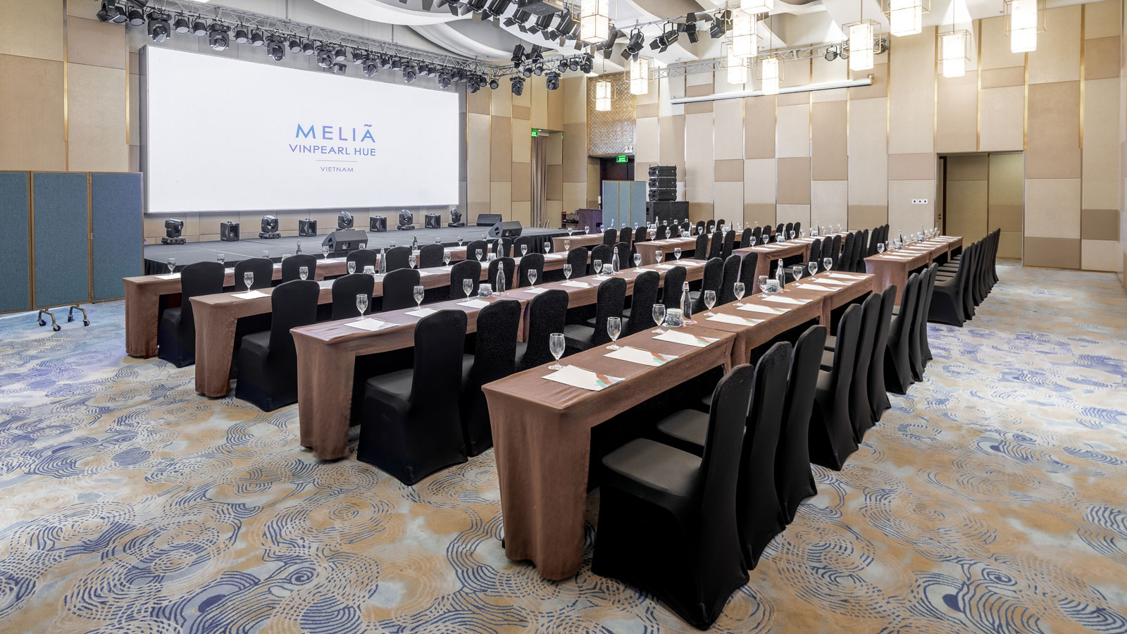 Modern conference hall at Melia Vinpearl Hue with elegant design, professional lighting, and ideal facilities for meetings and events.