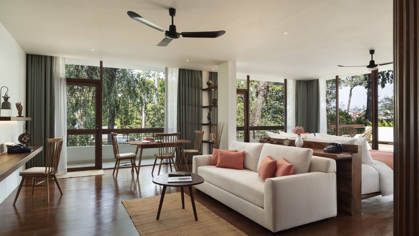 Staying in FCC Angkor by Avani is an architectural immersion, offering a tangible connection to the romantic and reportorial past of Southeast Asia