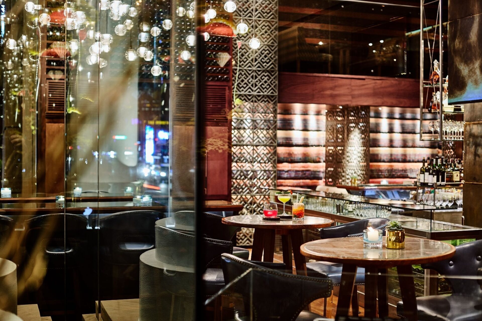 2 Lam Son is an ideal pre- or post-theatre spot in Park Hyatt Saigon