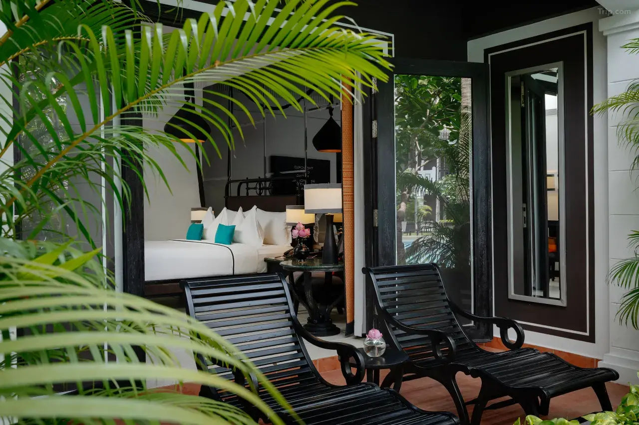 Shinta Mani Angkor is not merely a building, but an immersive, calming environment that pays deep respect to its location while offering unparalleled style