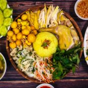 Hoi An Chicken Rice - A must-try food for Vietnam food tour