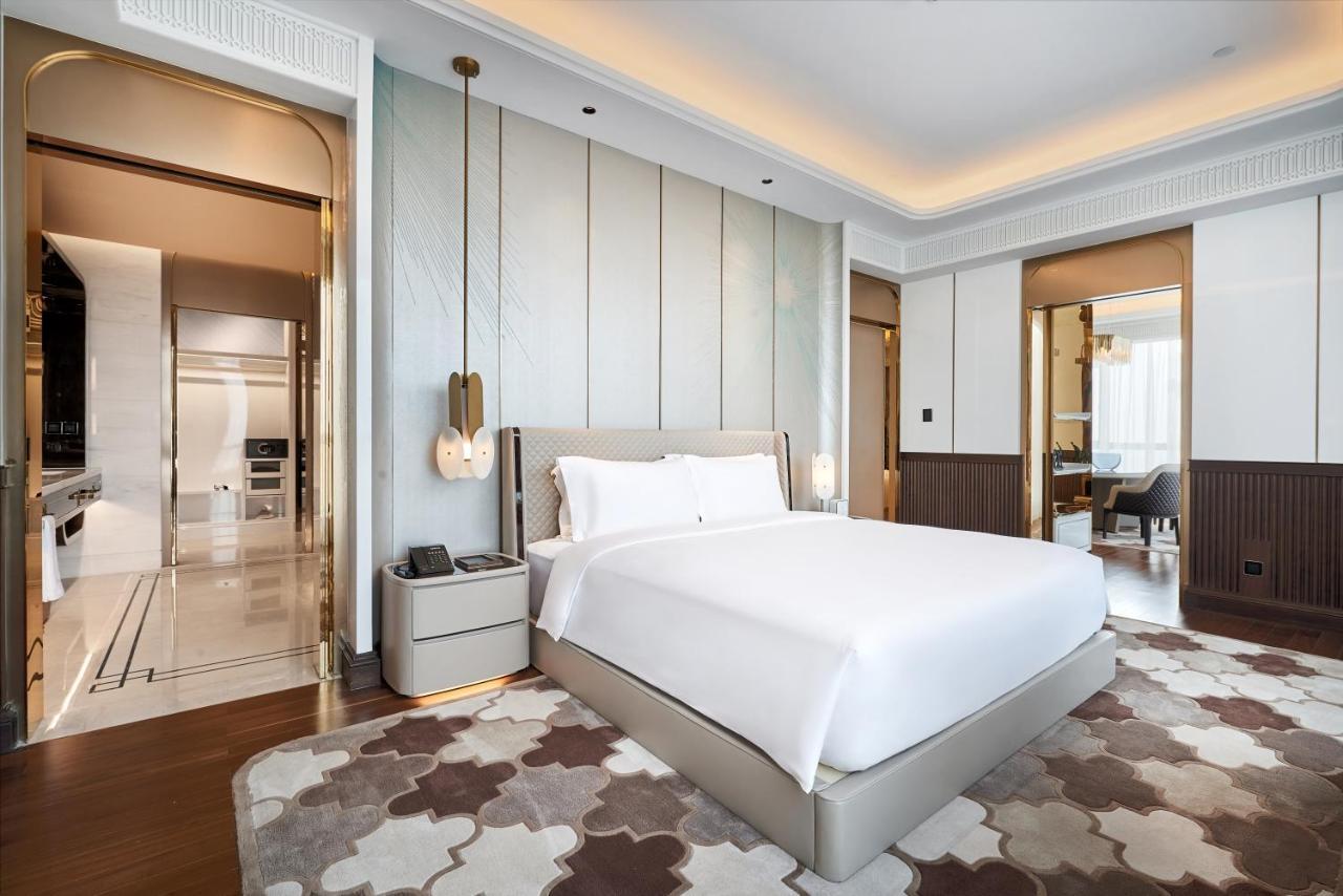 Luxury guest room at Jin Bei Palace Hotel designed with contemporary elegance and premium comfort