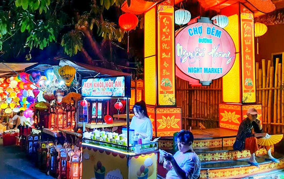Ancient Town Street Food Tours by Night – The Essence of Hoi An Food Tours