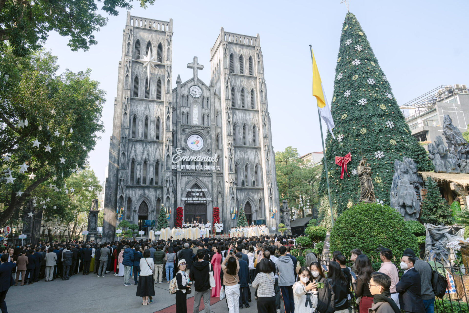 The Grand Cathedral will be open to visitors for tours and religious services.