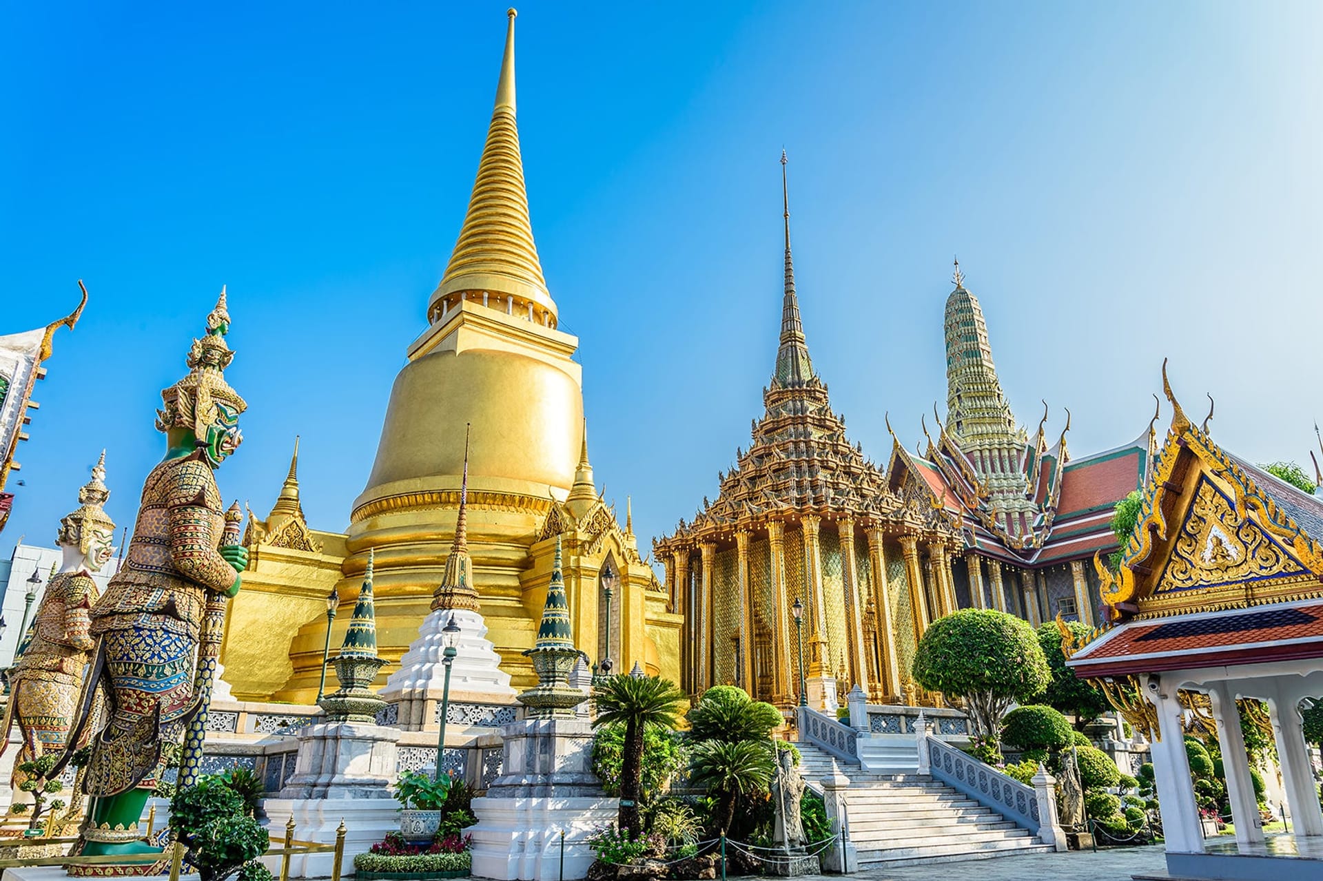 Wat Phra Kaew & The Grand Palace - One of the must-see pagodas in Thailand