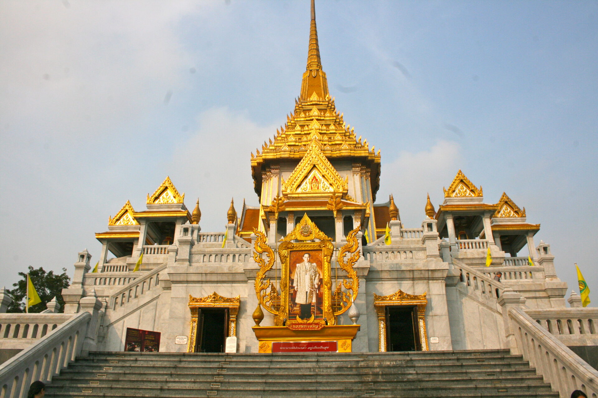 Wat Traimit - One of the must-see pagodas in Thailand