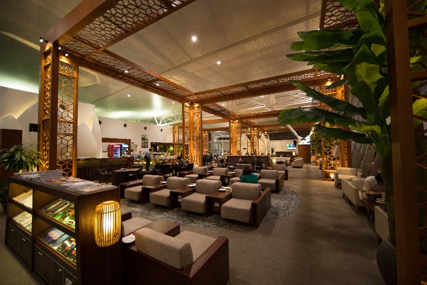 The business lounge system at Noi Bai Airport is designed separately for each airline, offering passengers an excellent experience.