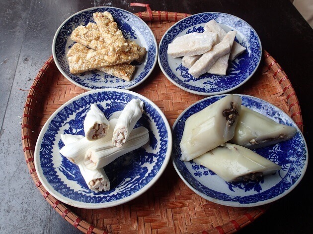 What to eat in Duong Lam Ancient Village?