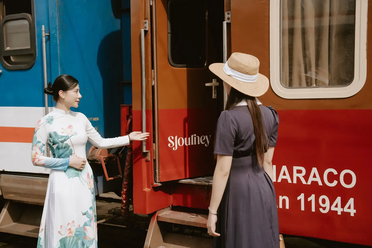 SJourney Train from Hanoi to Ho Chi Minh 8 daysĀ