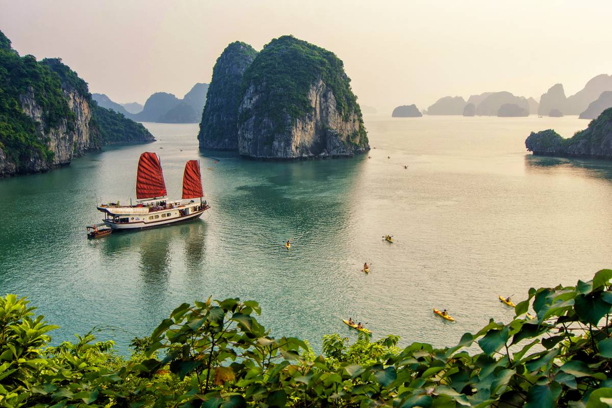 Ā Vietnam Luxury Highlights 10 days